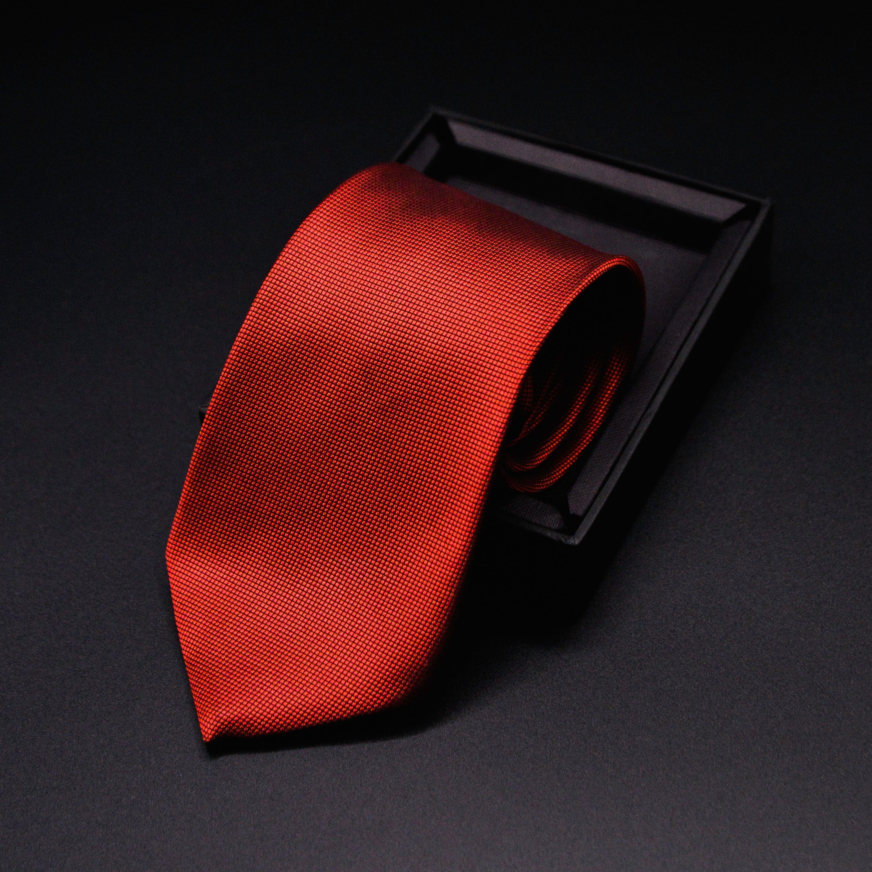 BORDEAUX VINE TEXTURED SKINNY TIE