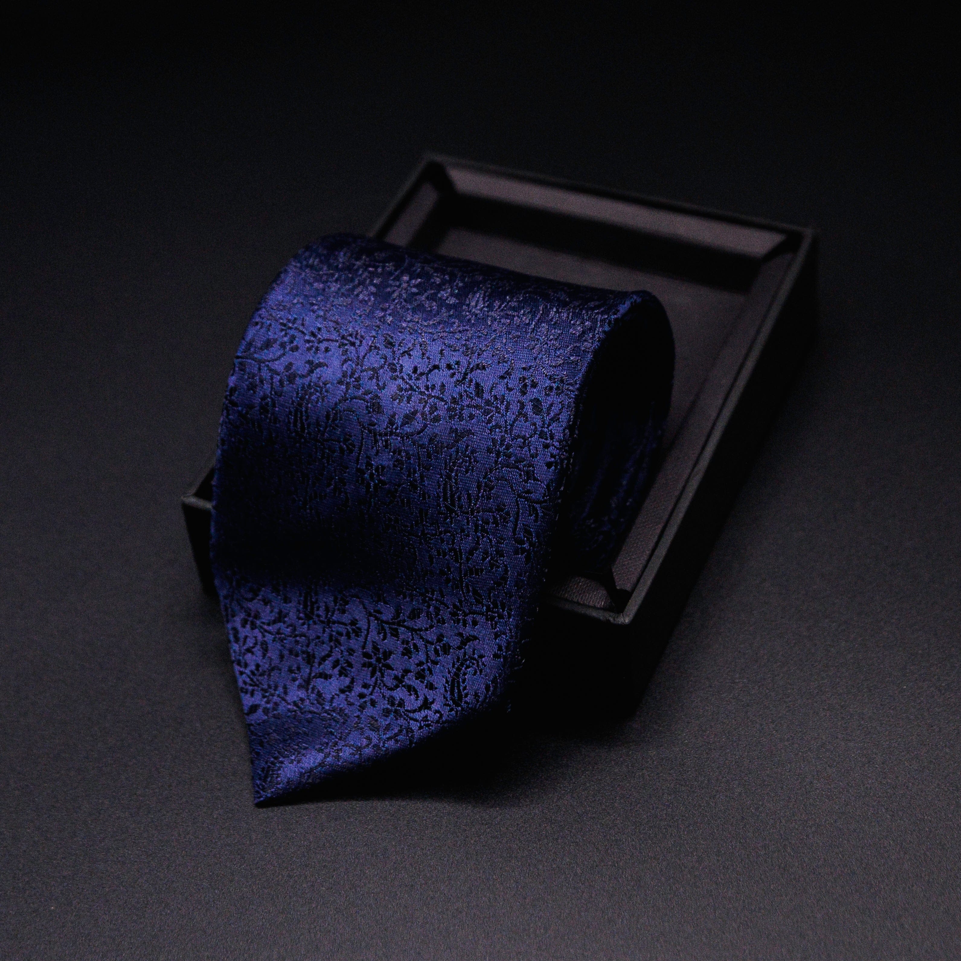 NAVY BLUE PAISLEY  TEXTURED TIE