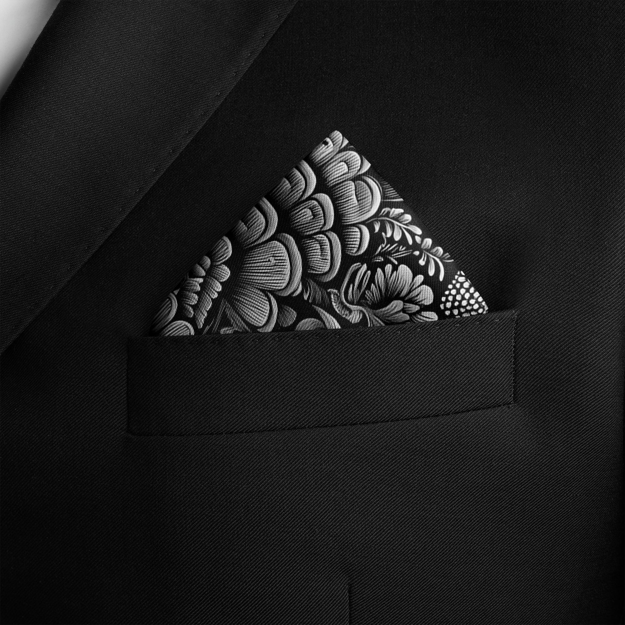 NOIR SILK POCKET SQUARE