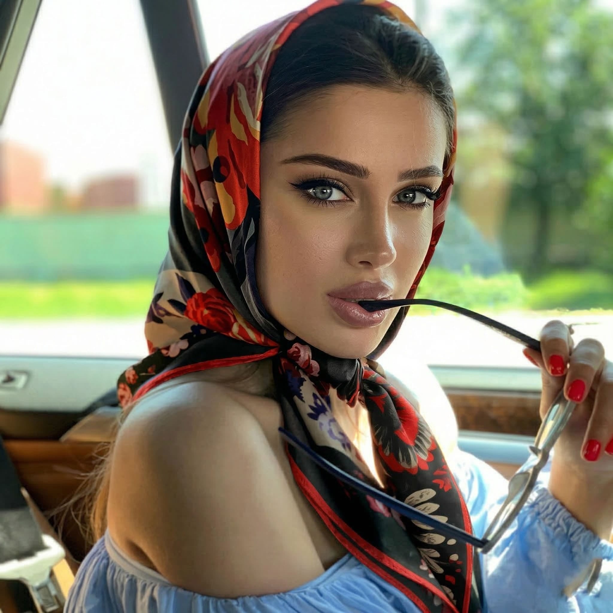 FLORAL OF ANIMAL SILK HEAD SCARF