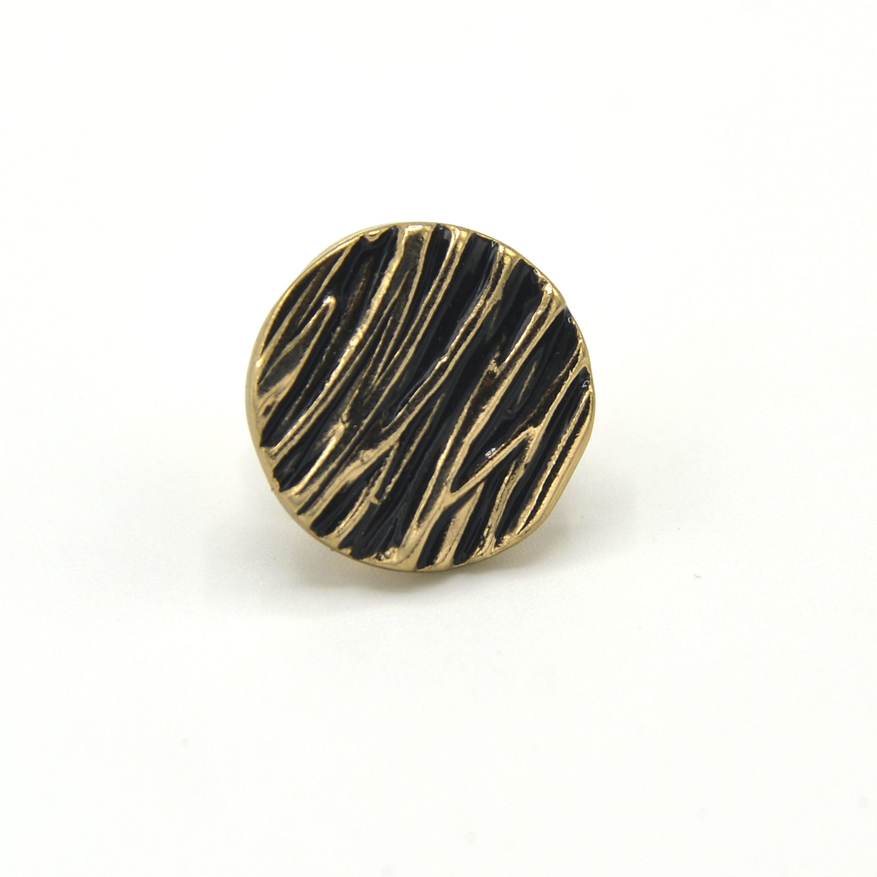 STUNNING CREST BROOCH
